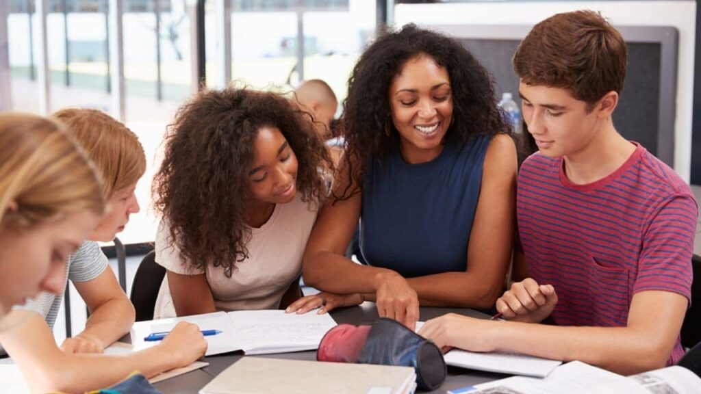 Scholarship For Economics Students